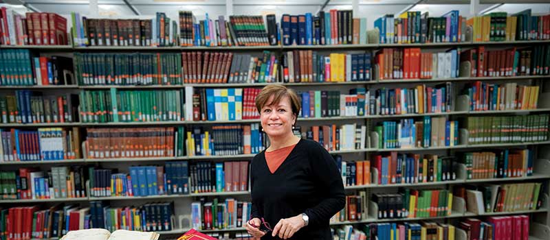 portrait of Hortensia Calvo, director of the Latin American Library at Tulane