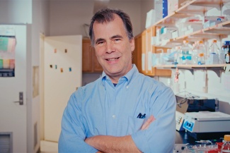 Jeffrey Tasker in a lab